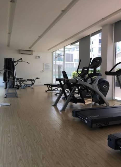 Luxury Condominium Sukhumvit 77 Бангкок Экстерьер фото